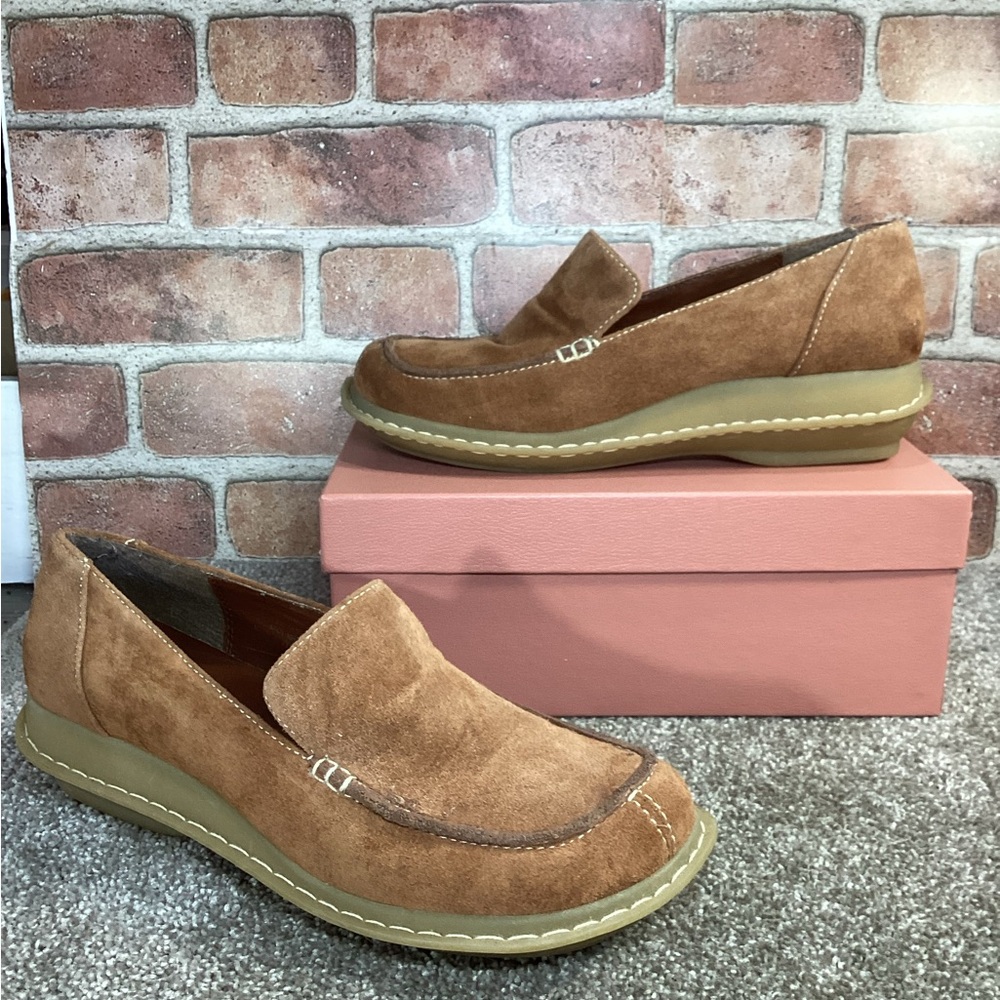 Passports by Chinese Laundry womens slip on loafers size 10.5